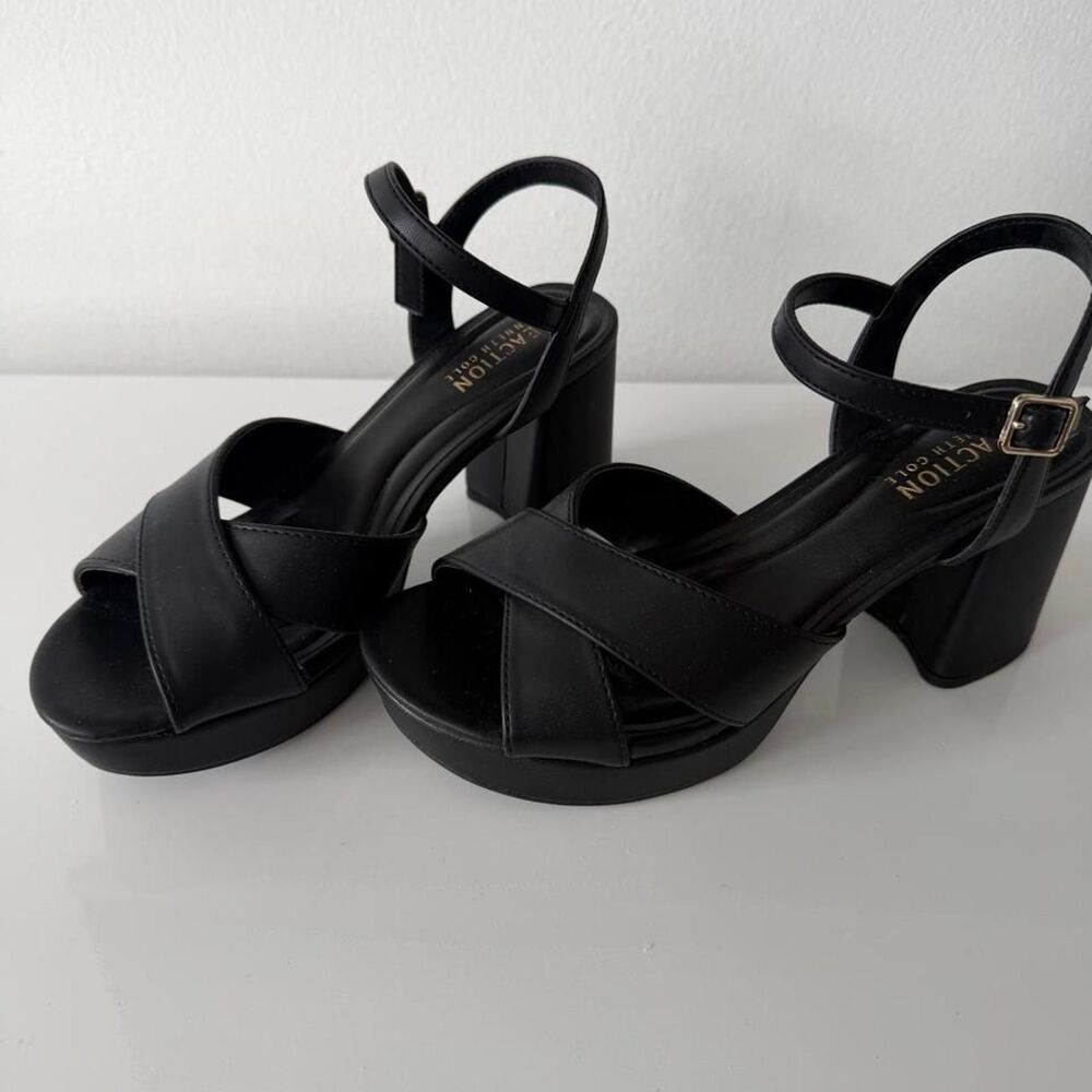 Kenneth-cole Women's Black Sandals